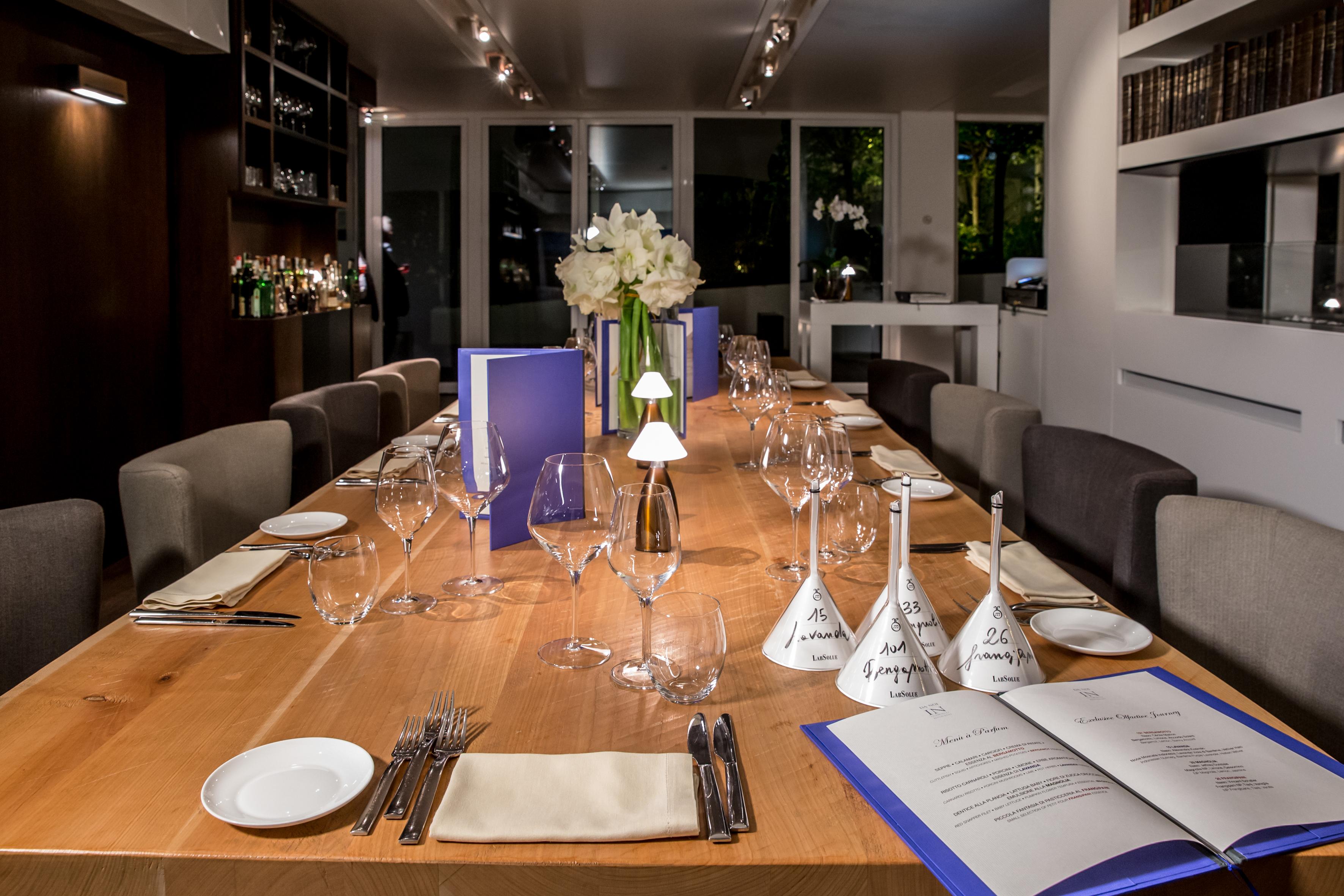 Magna Pars L'Hotel A Parfum, Small Luxury Hotels Of The World Milán Exteriér fotografie The Wine Scholar Guild's wine education center in New York City