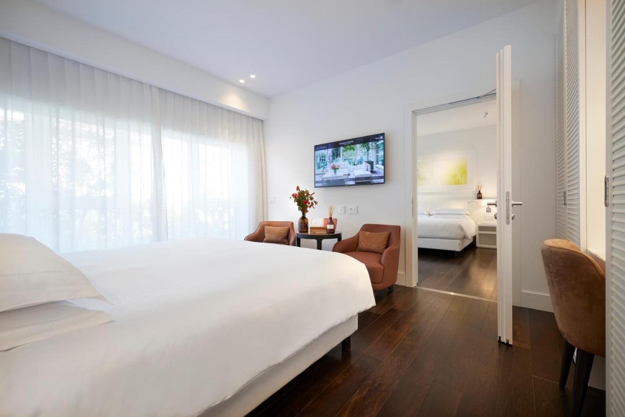 Magna Pars L'Hotel A Parfum, Small Luxury Hotels Of The World Milán Exteriér fotografie A room at the hotel