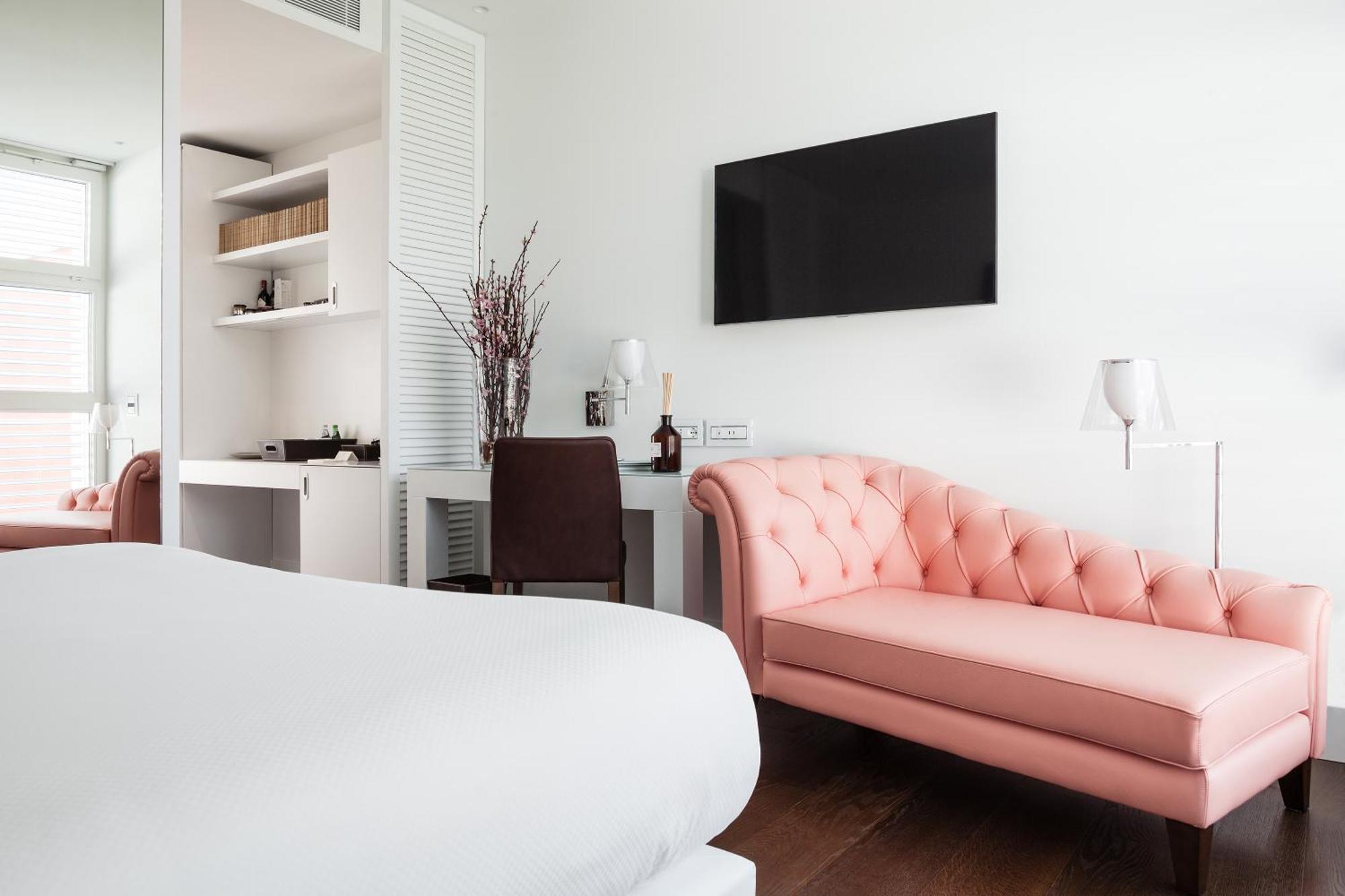 Magna Pars L'Hotel A Parfum, Small Luxury Hotels Of The World Milán Exteriér fotografie A room at the Hotel 57