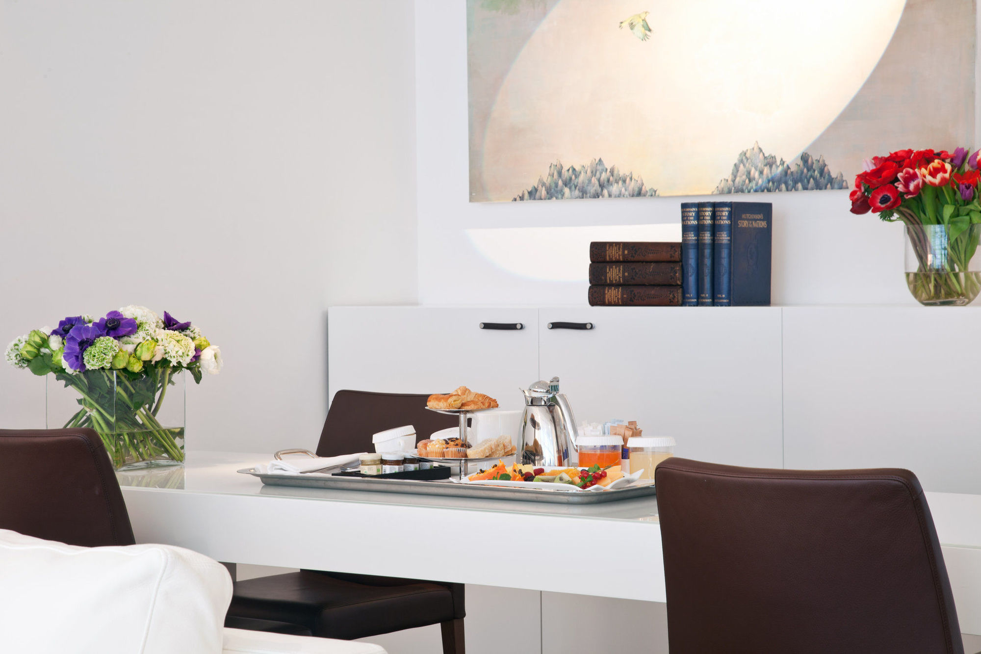 Magna Pars L'Hotel A Parfum, Small Luxury Hotels Of The World Milán Exteriér fotografie A typical breakfast tray